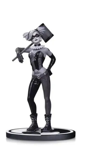 Black & White Harley Quinn Statue by Bermejo