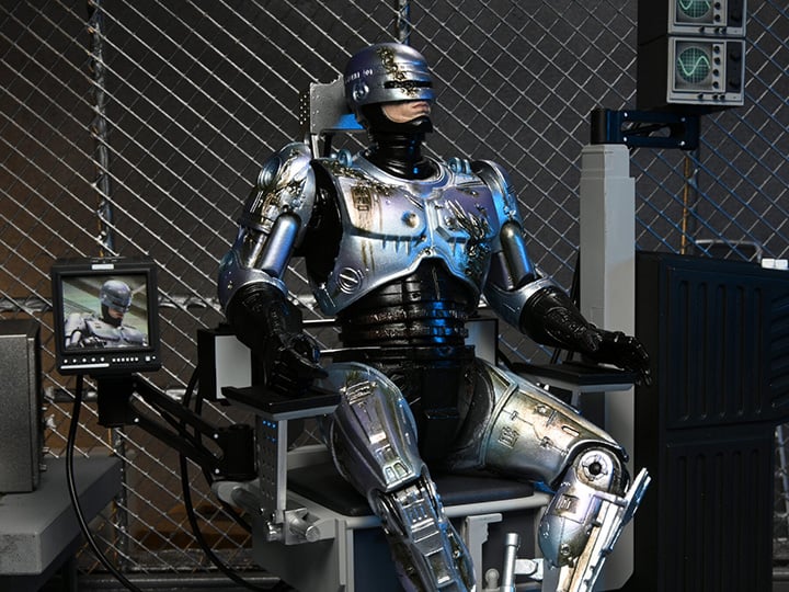 ROBOCOP 7" ULTIMATE BATTLE DAMAGED ROBOCOP WITH CHAIR FIGURE