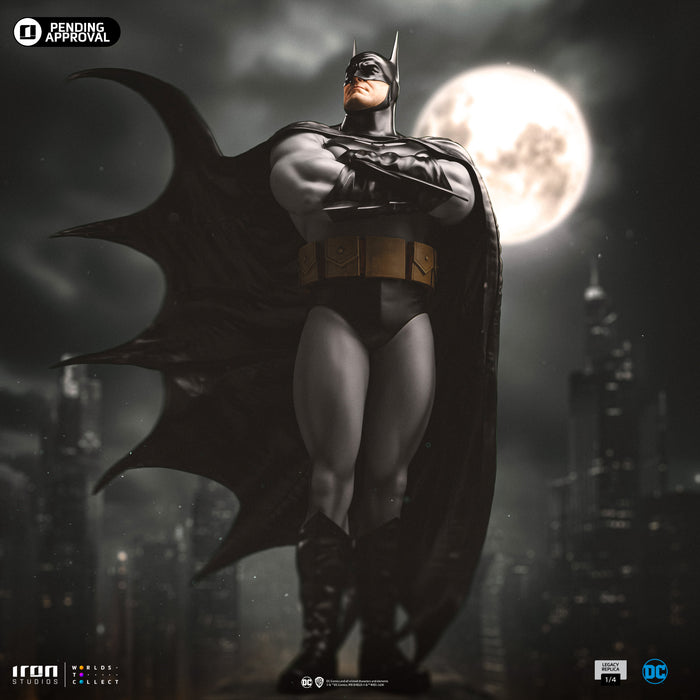 [PREORDER] Batman DC Trinity Quarter Scale Statue