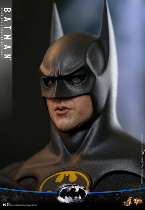 [PREORDER] Batman Sixth Scale Figure