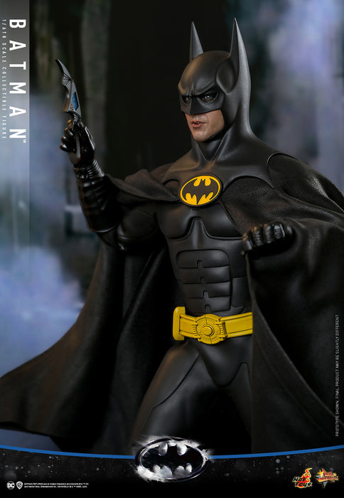 [PREORDER] Batman Sixth Scale Figure