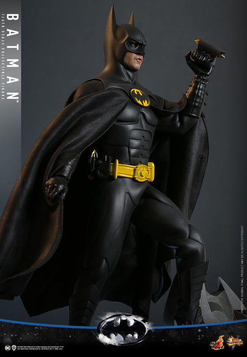 [PREORDER] Batman Sixth Scale Figure