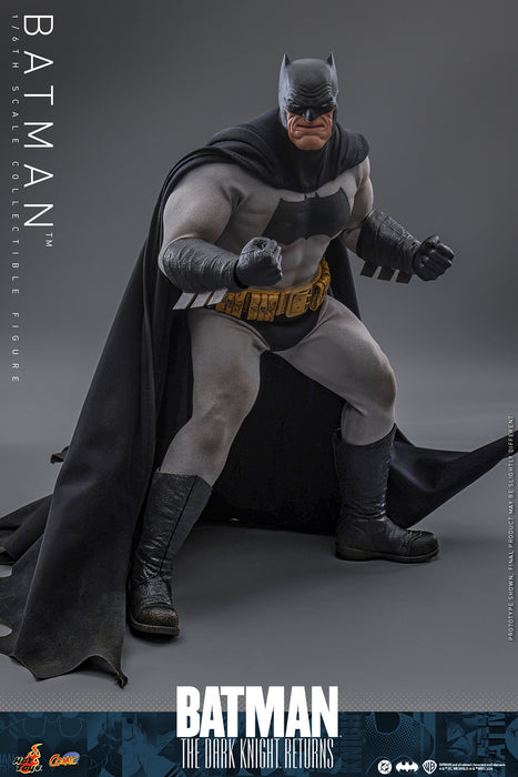 [PREORDER] Batman Sixth Scale Figure