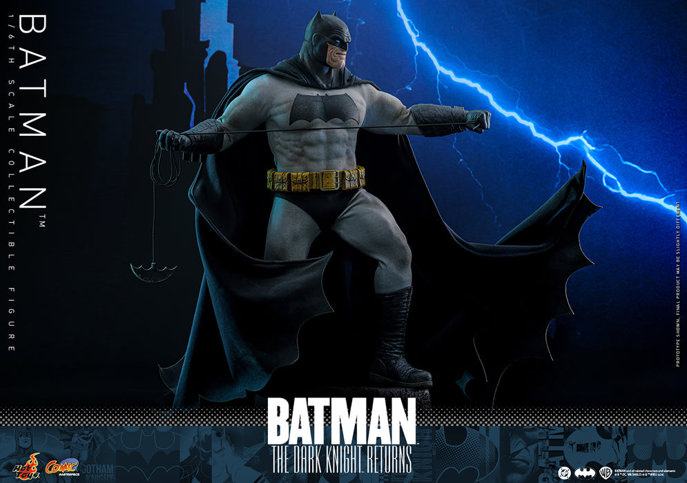 [PREORDER] Batman Sixth Scale Figure