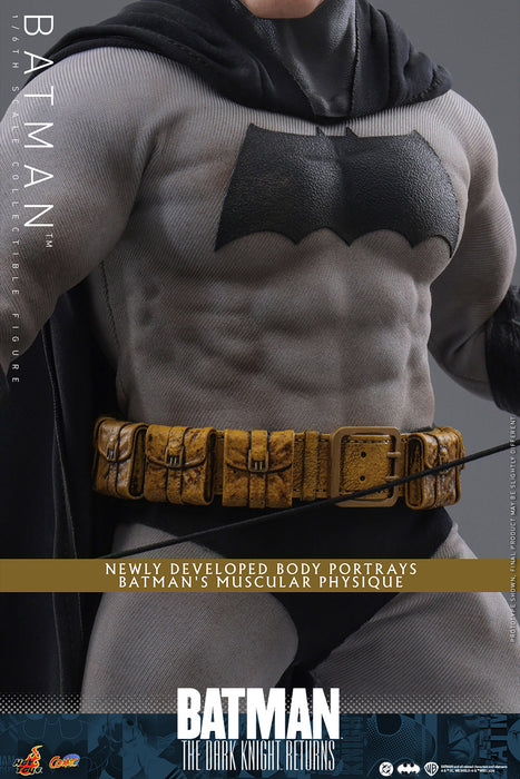 [PREORDER] Batman Sixth Scale Figure