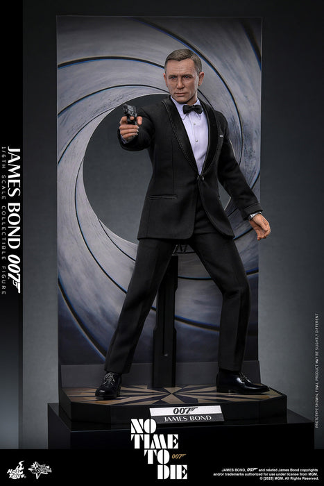 [PREORDER] James Bond Sixth Scale Figure