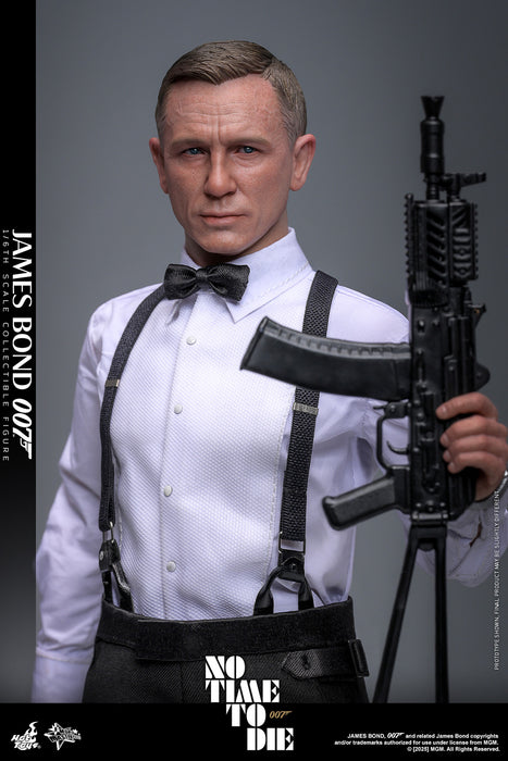 [PREORDER] James Bond Sixth Scale Figure