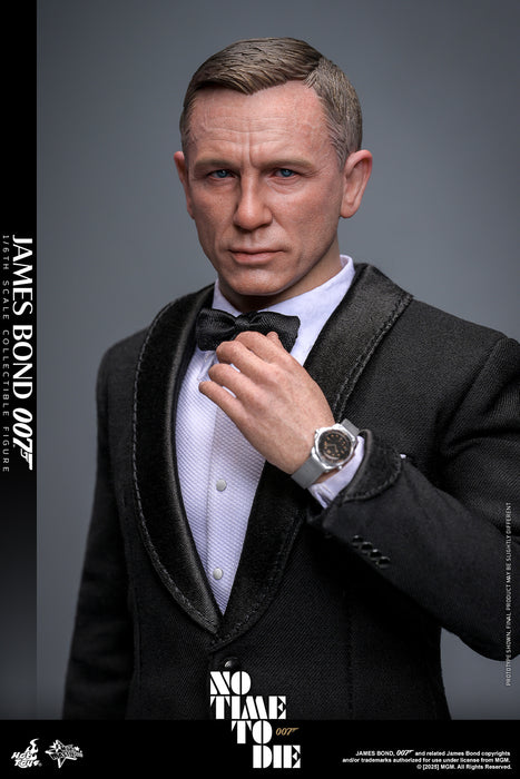 [PREORDER] James Bond Sixth Scale Figure