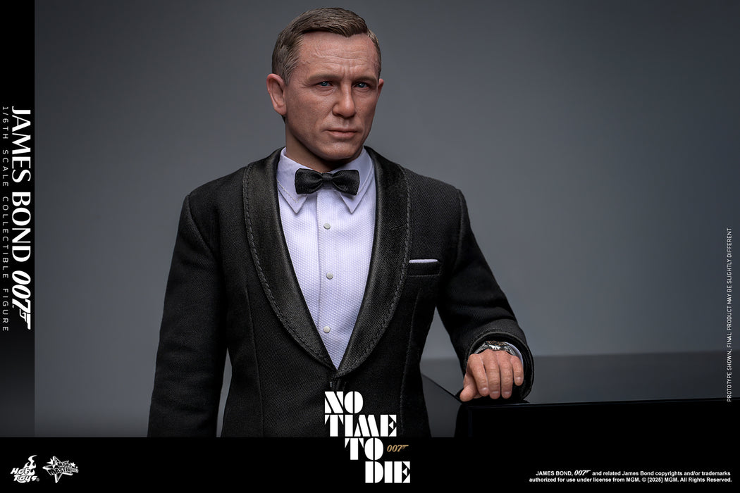 [PREORDER] James Bond Sixth Scale Figure