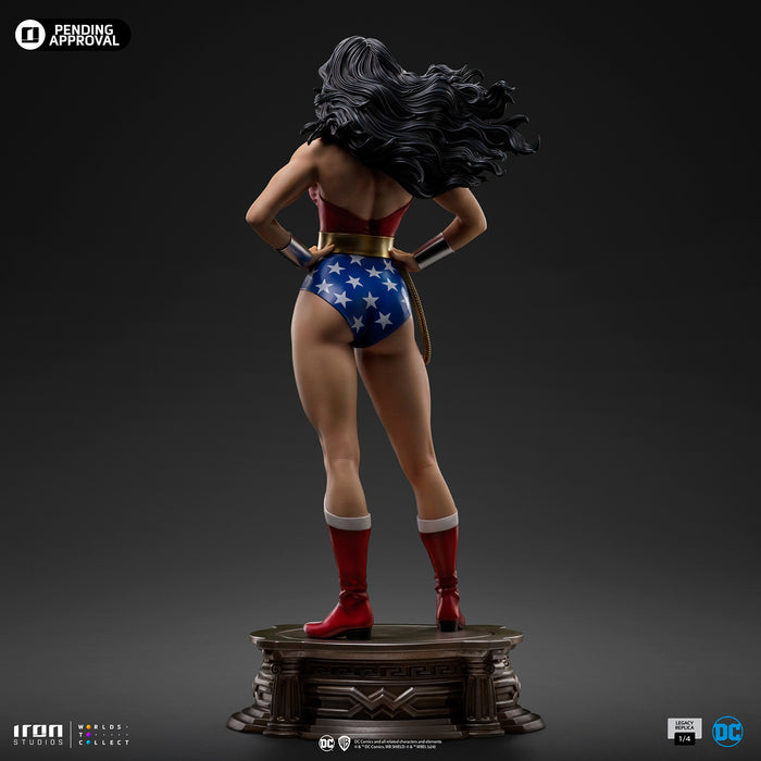 [PREORDER] Wonder Woman DC Trinity Quarter Scale Statue