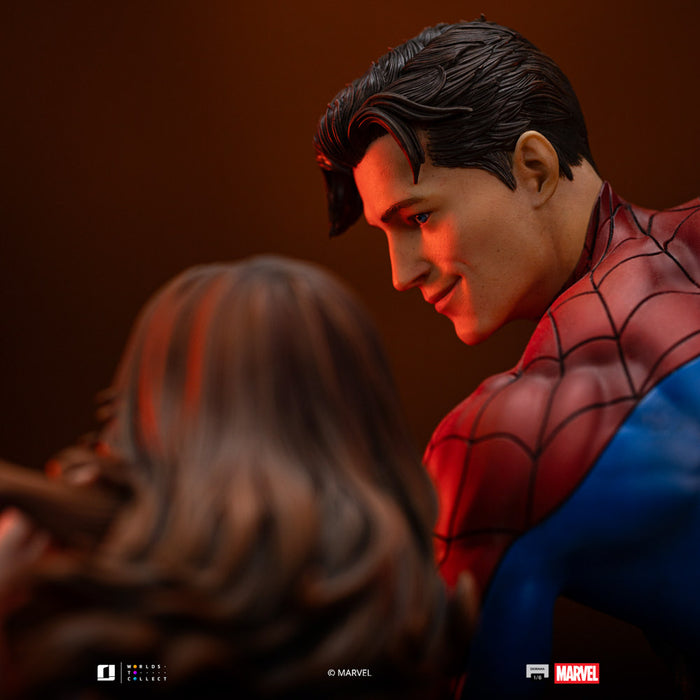 [PREORDER] Spider-Man and MJ Diorama