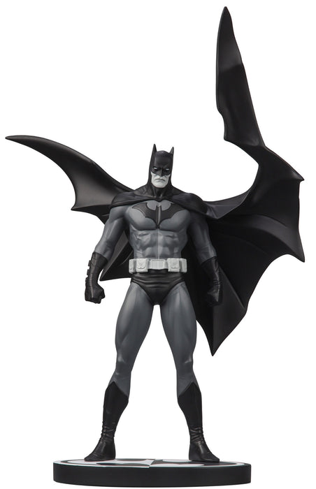 DC DIRECT - BATMAN BLACK & WHITE - BATMAN BY JORGE JIMINEZ (RESIN)