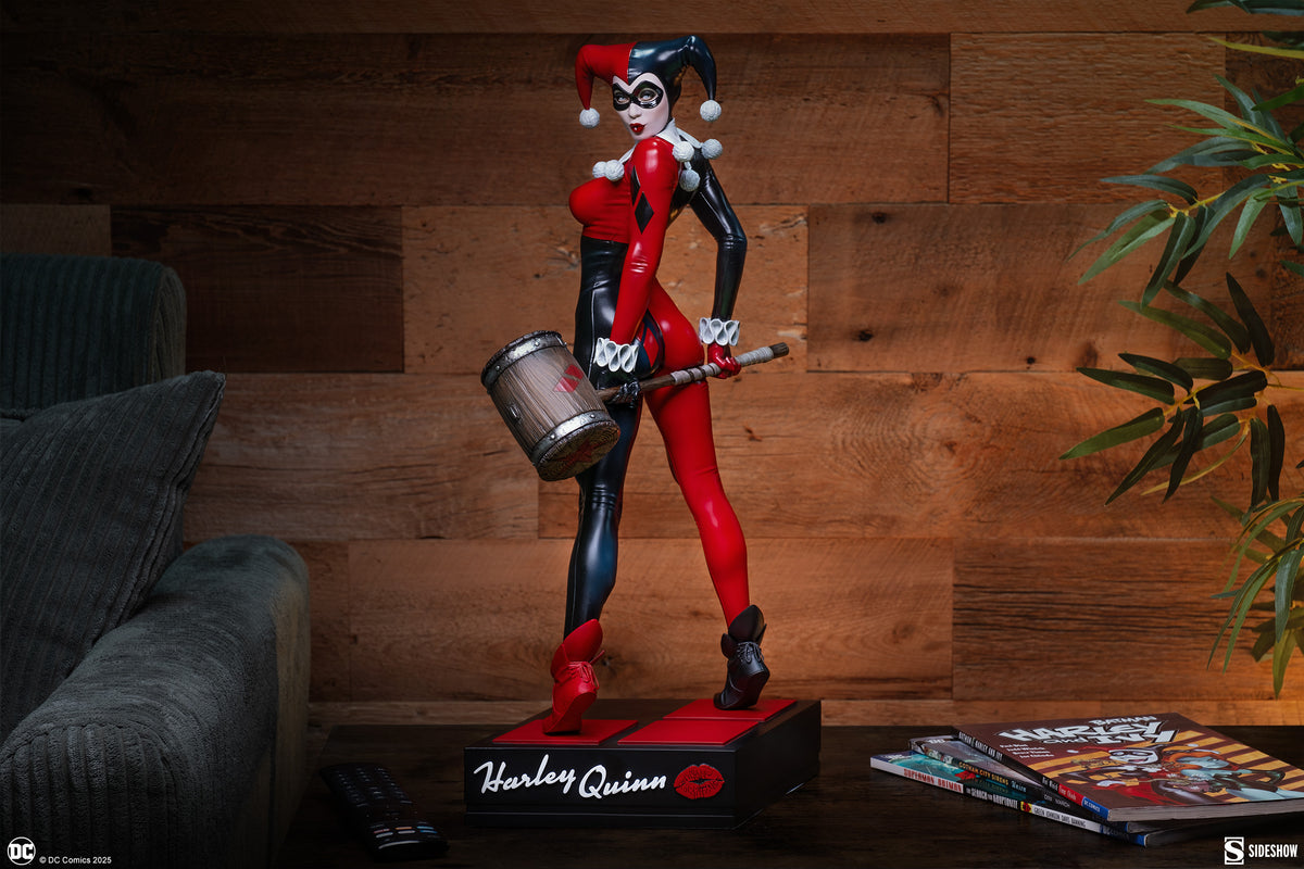 PREORDER] Harley Quinn™ Premium Format™ Figure — Heroes World