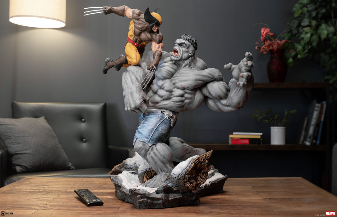 [PREORDER] Grey Hulk vs Wolverine Maquette