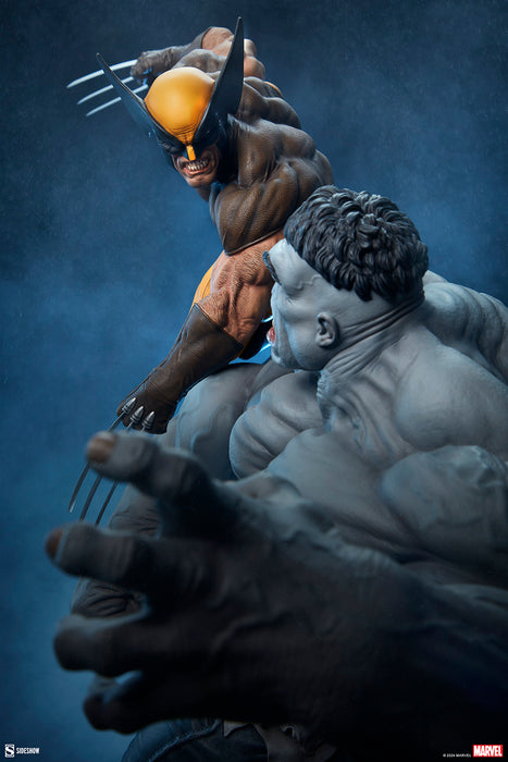 [PREORDER] Grey Hulk vs Wolverine Maquette