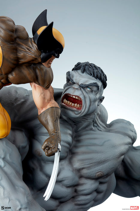 [PREORDER] Grey Hulk vs Wolverine Maquette