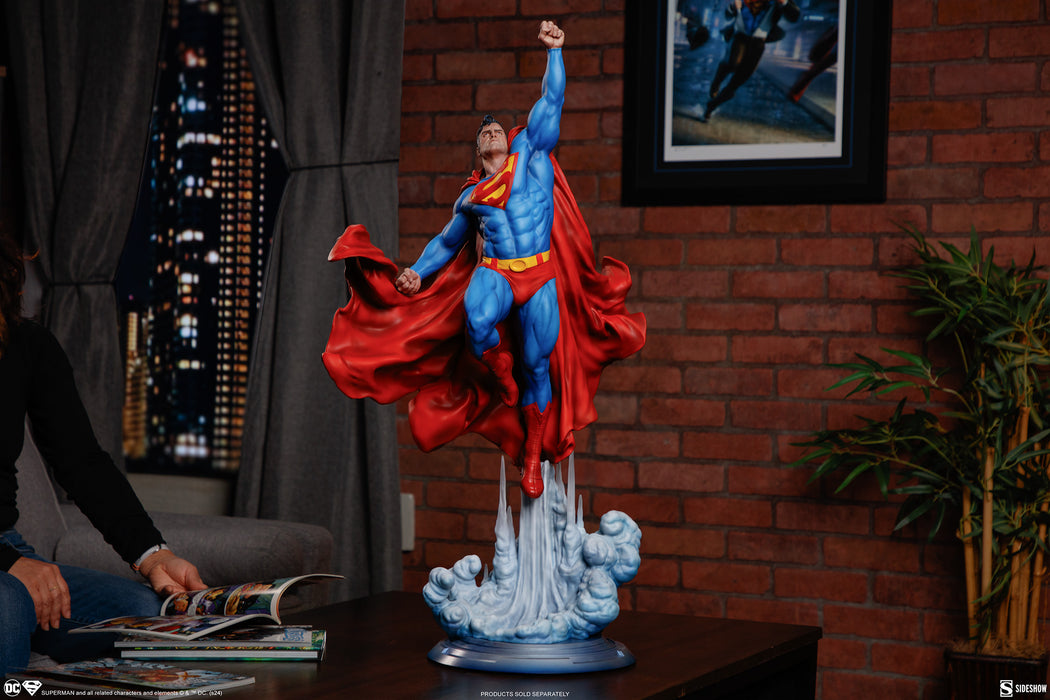 [PRE-ORDER] Superman Premium Format™ Figure