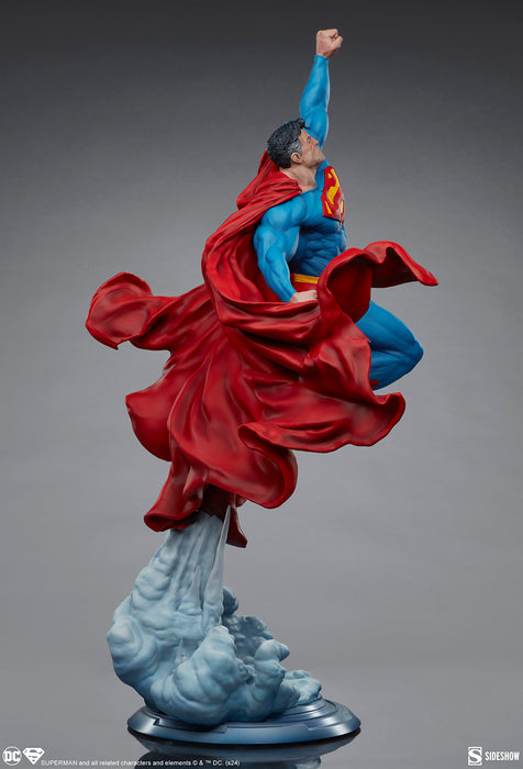 [PRE-ORDER] Superman Premium Format™ Figure