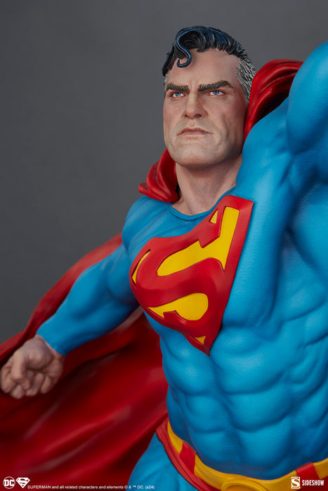 [PRE-ORDER] Superman Premium Format™ Figure