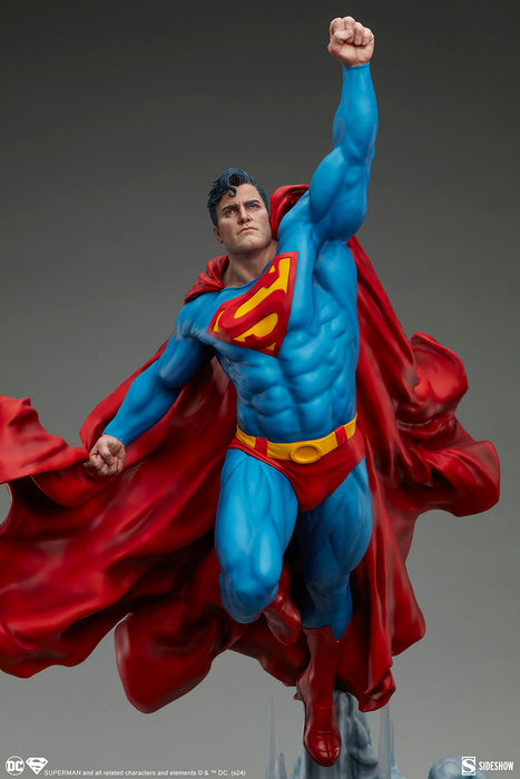 [PRE-ORDER] Superman Premium Format™ Figure